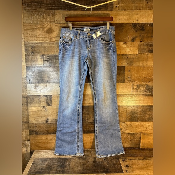 Aeropostale Denim - Aeropostale Hailey Skinny Flare Jeans Size 7/8 Regular